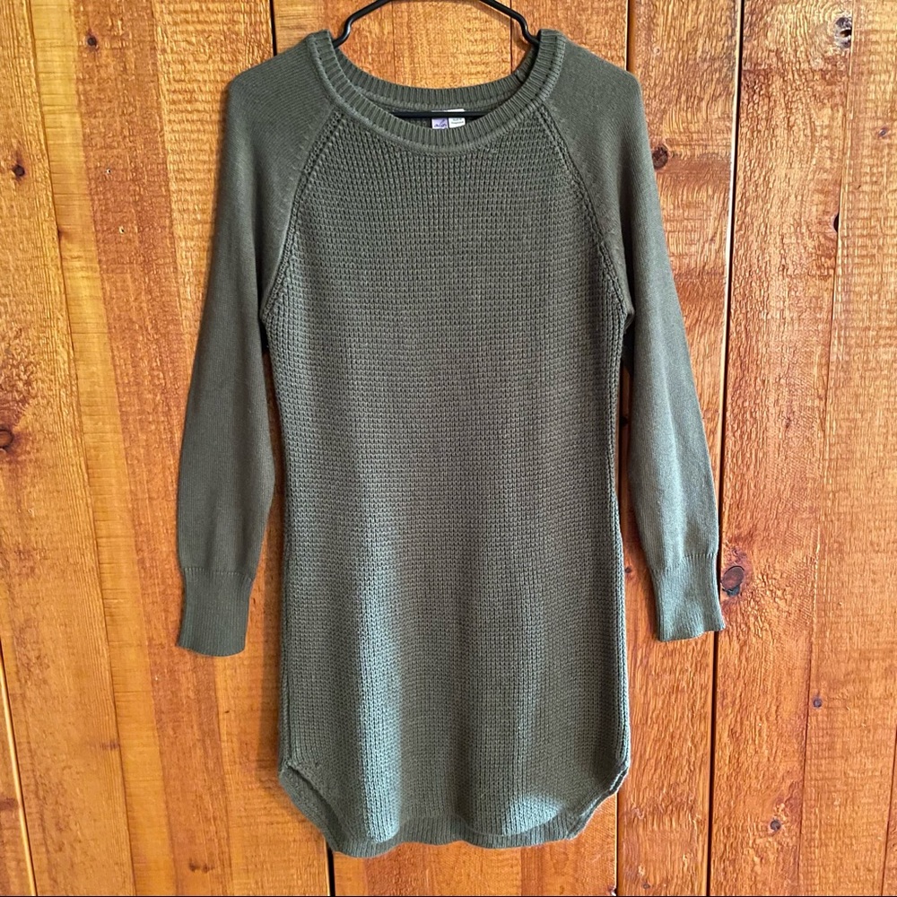 Francesca‘s - Olive Green Sweater Dress - Alya